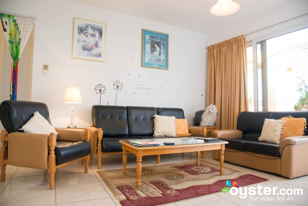 two-bedroom-apartment-v4871692-1024