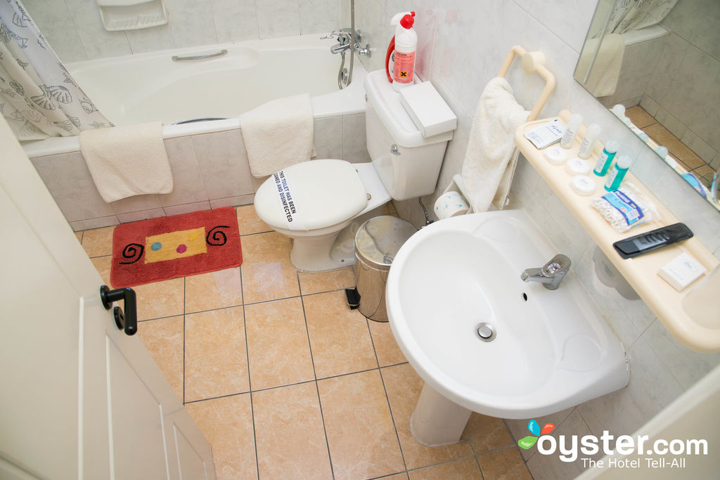 two-bedroom-apartment-v4871968-1024